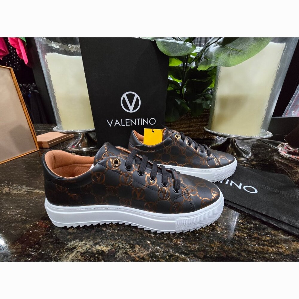 NWT/NIB Woman's Authentic Valentino Beatrice Black Leather Mono Embossed Shoes - Picture 12 of 14